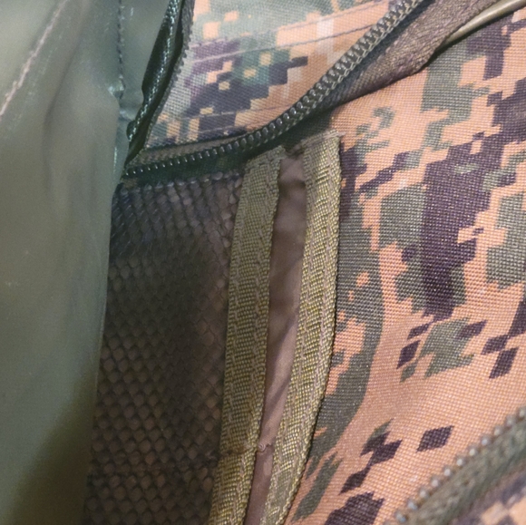 RED ROCK BACKPACK - Picture 14 of 14